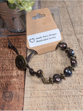 NEW Artisan Boho Peacock Rustic Pearl Brown Knotted Leather Cord Button Bracelet